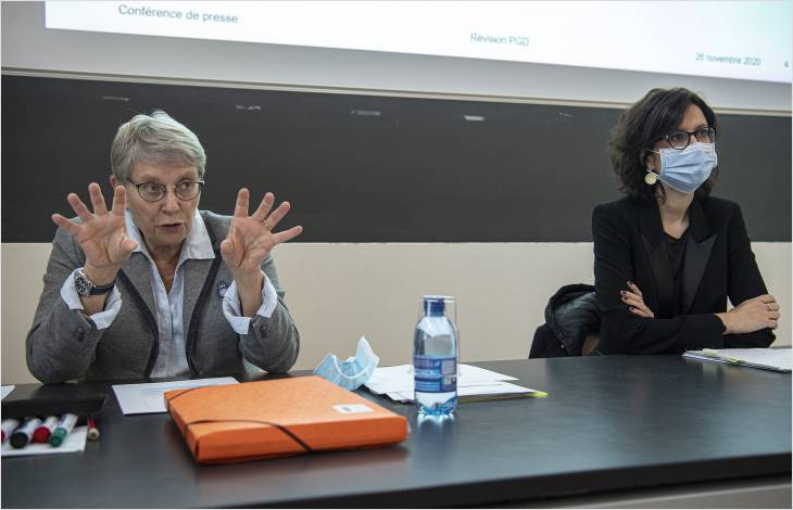 Les conseillères d’État Béatrice Métraux et Christelle Luisier ont expliqué les enjeux de cette révision.