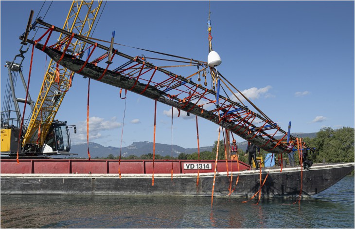 Une pirogue du premier âge du Fer sortie des eaux à Grandson