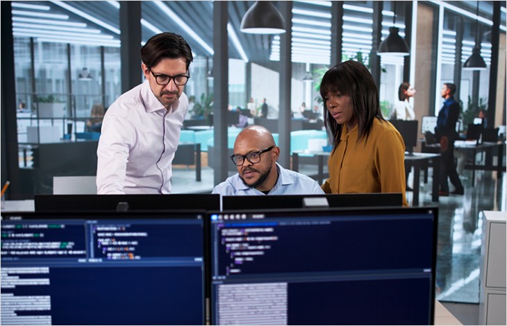 Les activités informatiques affichent un salaire médian de 9700 francs.