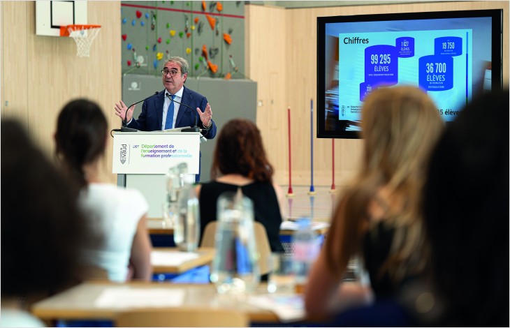 Le conseiller d’État Frédéric Borloz s’est rendu dans l’établissement secondaire de Renens pour rencontrer les élèves et le corps enseignant lors de la rentrée scolaire.