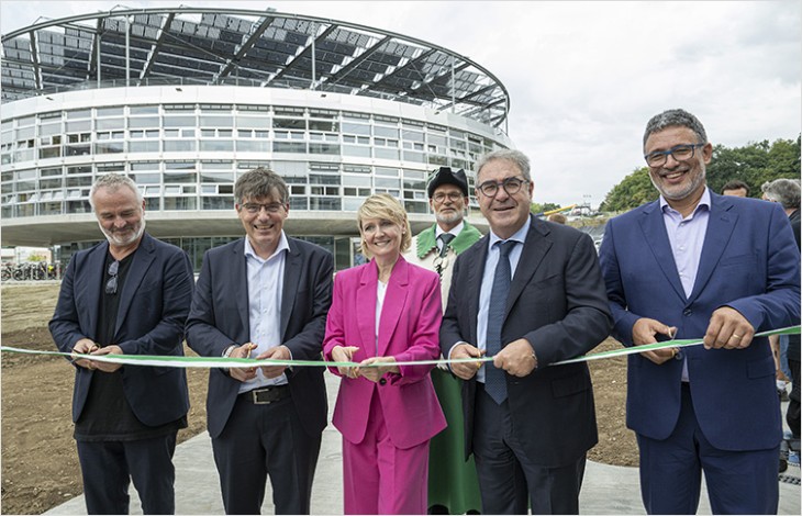 Les conseillers d’État Roger Nordmann, Isabelle Moret et Frédéric Borloz ont inauguré le Campus Santé, entourés de l’architecte Jan Kinsbergen et de Laurent Gattlen, le directeur opérationnel du C4.